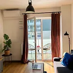 Lumina Stylish 3-room Near Atlas Arena Apartment *