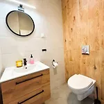 Lumina Stylish 3-room Near Atlas Arena Apartment *