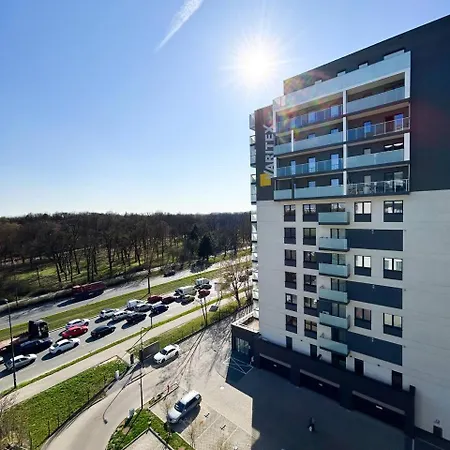 Lumina Stylish 3-room Near Atlas Arena Apartment *