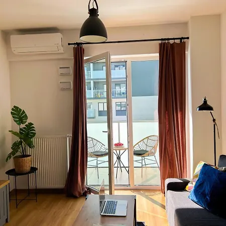 Lumina Stylish 3-room Near Atlas Arena Apartament *