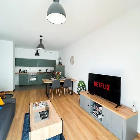 Lumina Stylish 3-room Near Atlas Arena * ウッチ
