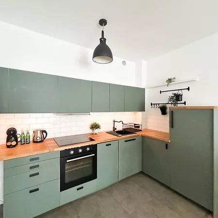 Lumina Stylish 3-room Near Atlas Arena *