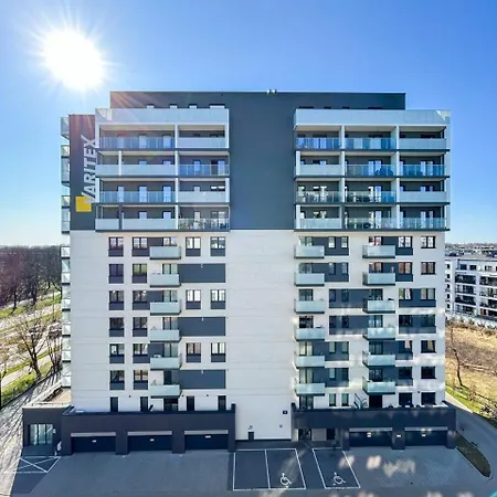 Lumina Stylish 3-room Near Atlas Arena