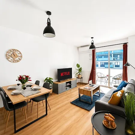 Lumina I Comfy 3-room With Balcony I Ac I Coffee Maker I Parking Διαμέρισμα *