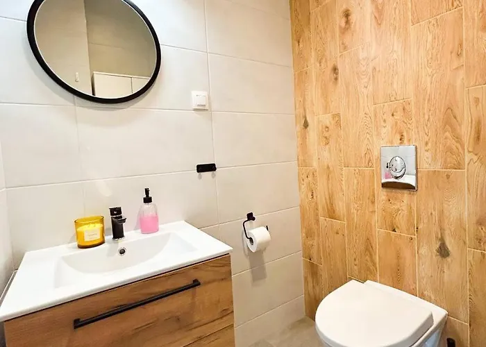 Lumina Stylish 3-room Near Atlas Arena Lejlighed *