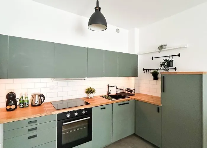 Lumina Stylish 3-room Near Atlas Arena *