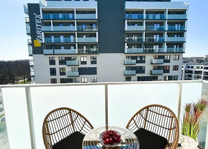 Lumina Stylish 3-room Near Atlas Arena *