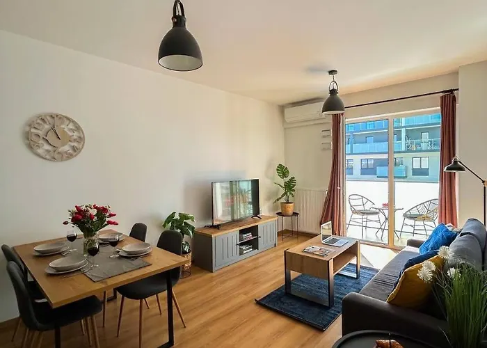 Lumina Stylish 3-room Near Atlas Arena Appartamento *